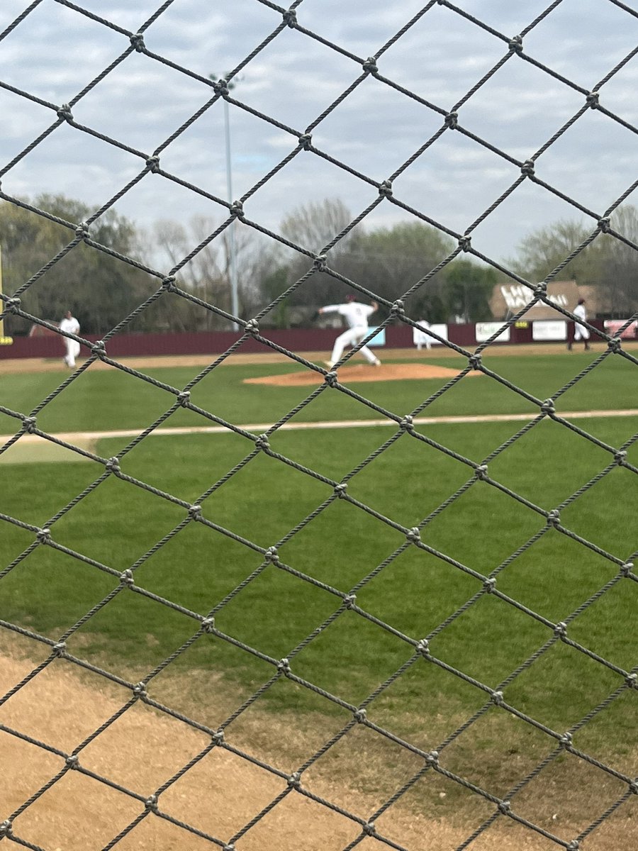 WilsonLashundra's tweet photo. Enjoying some @Baseball_Farmer LHS baseball and the world famous brisket nachos on this beautiful day! #LetsgoFarmers #Farmerbaseball #springbreakthings #APlife #TodayatLHSK https://t.co/Db0Td2WSDV