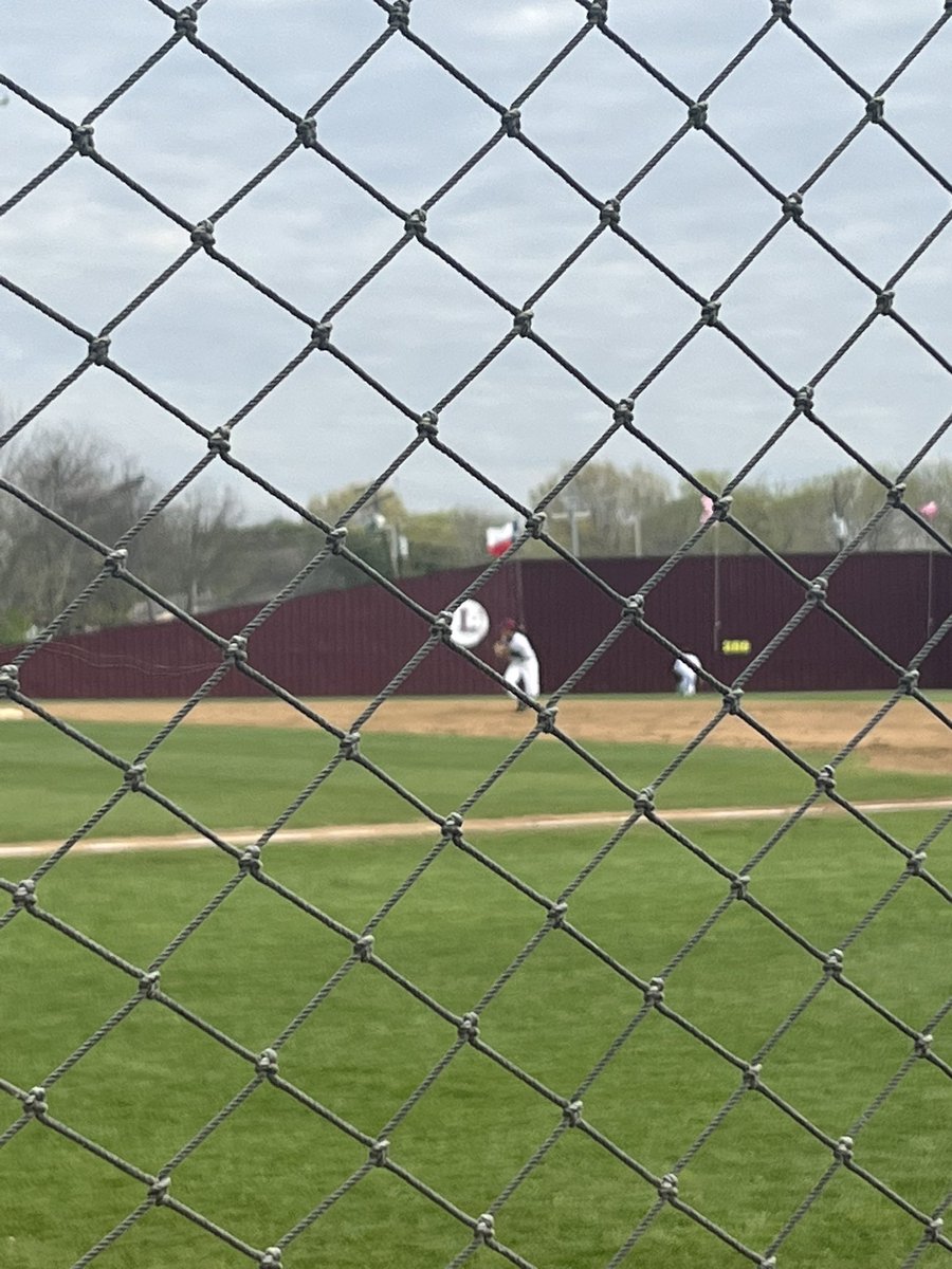 WilsonLashundra's tweet photo. Enjoying some @Baseball_Farmer LHS baseball and the world famous brisket nachos on this beautiful day! #LetsgoFarmers #Farmerbaseball #springbreakthings #APlife #TodayatLHSK https://t.co/Db0Td2WSDV