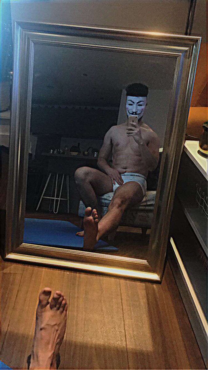 MasterA_2022's tweet photo. On the left is a f@g who has devoted his life to me. He has shrunk his cock to nothing for me.I own him fully and he wants to be forever in debt to me 😵‍💫This tweet will be active for 24 hours. Every like 5£ every retweet 20£ every comment 50£ each day interest grows 😈Ruin him😈 https://t.co/NvfefhWuWQ
