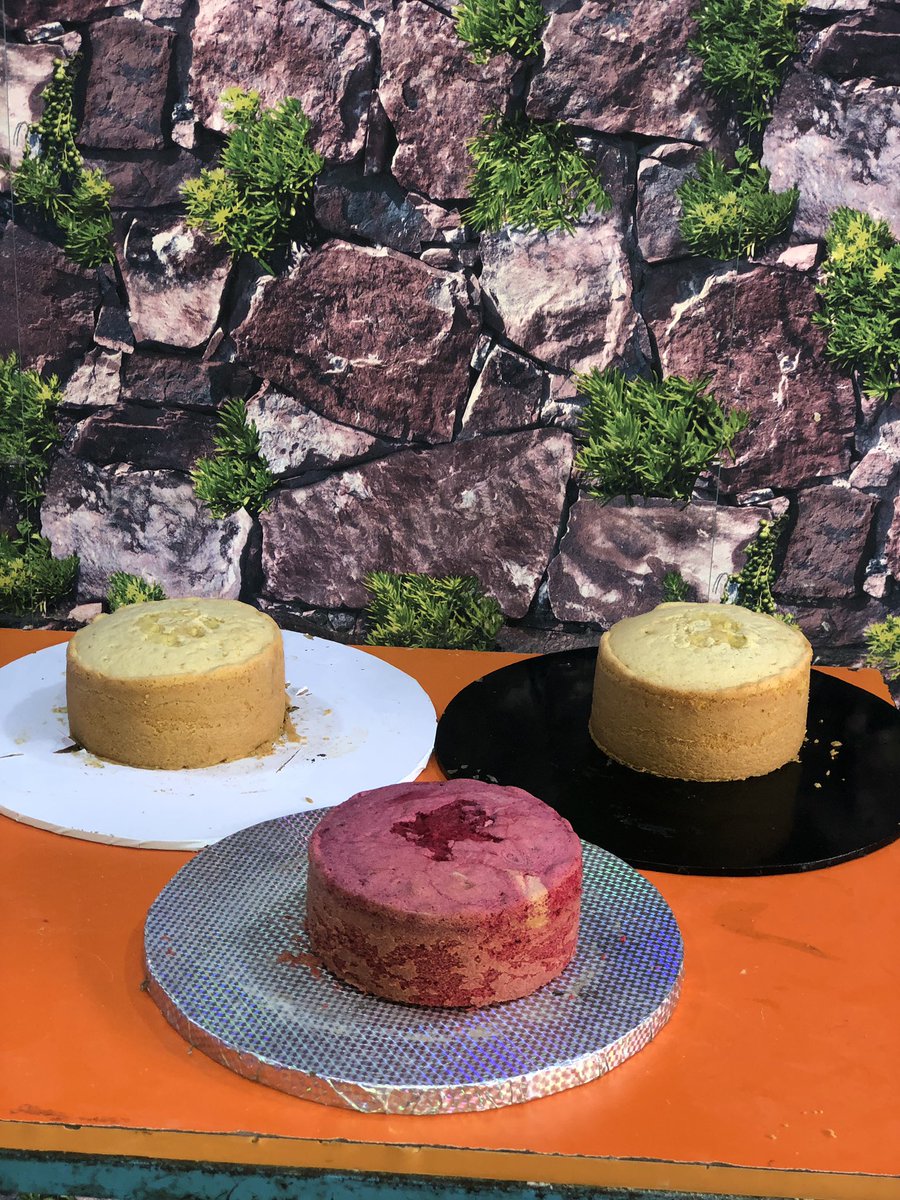 emjaycakes's tweet photo. Late night tweets 🤩🤩, this is always available for pickup and delivery everyday.. 

Just a dm snd you’ll get this.
Kindly retweet 🙏🙏

#ilorinafonja #kwaracakes #helpbusiness https://t.co/PgIIVjmVVz