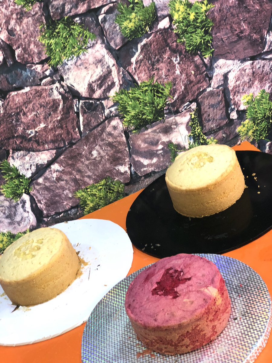 emjaycakes's tweet photo. Late night tweets 🤩🤩, this is always available for pickup and delivery everyday.. 

Just a dm snd you’ll get this.
Kindly retweet 🙏🙏

#ilorinafonja #kwaracakes #helpbusiness https://t.co/PgIIVjmVVz