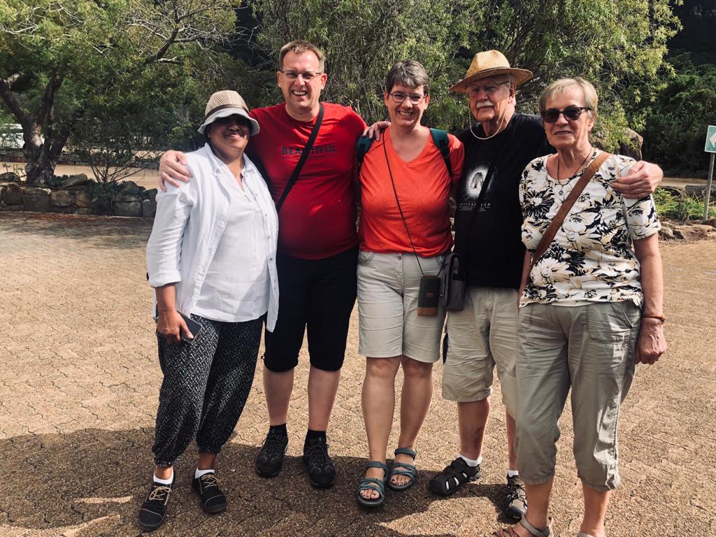 SunsetDecks's tweet image. German guests enjoying Kirstenbosch tour  included guiding and staying at @SunsetDecks 👍🍺

4A Engina Crescent Sunset Beach, Milnerton.
+2721 551 6756
info@sunsetdecks.co.za
sunsetdecks.co.za

#SunsetDecks #bedandbreakfast #guesthouse #accommodation #semiselfcatering
