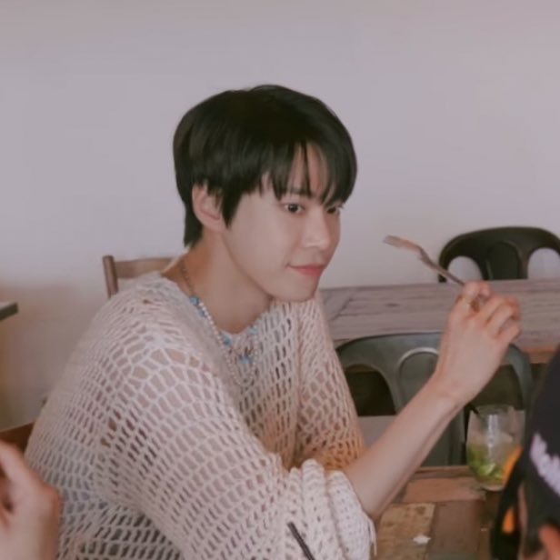 Doyoung. tweet media