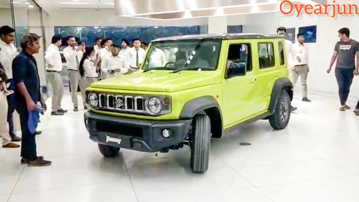 rushlane's tweet photo. Maruti Jimny 5 door arrives at Nexa showrooms #MarutiJimny #Jimny5Door #AllGripPro #SUV #BookingsOpen 7 attractive colour options to choose from. Maruti Jimny's ladder-on-frame chassis and AllGrip Pro 4WD system. 30k+ bookings. Seen it❓
Read more at... https://t.co/KENMXAuLQN https://t.co/xTaHeeNzpH