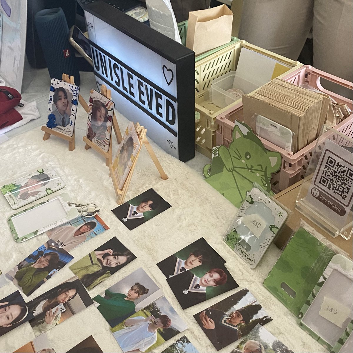 addictedkth's tweet photo. nabudol sm! super cute ng pc holder na to huhu and soooooo proud of the abm students selling this! 🥹💚

sayang wala akong pc na dala </3  #uni_received @unisleeved https://t.co/H3ecpIfaOj