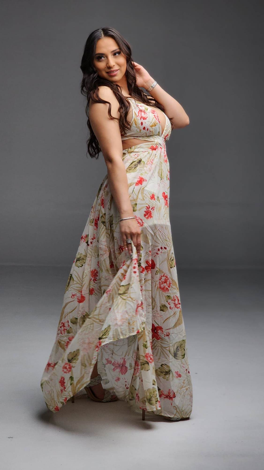 TW Pornstars - 2 pic. Ariel Grind. Twitter. It's giving spring break beach vibes 🌺🏝🌷🌊 #