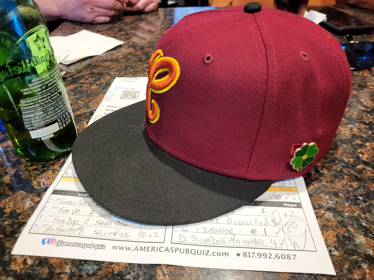 DyeMasterDiscs's tweet photo. Another trivia W! Got one of the Harry Potter heaters by @OspreysFB from Frank's Sports! Always win in style!
#AmericasPubQuiz https://t.co/t8DYHewKQx