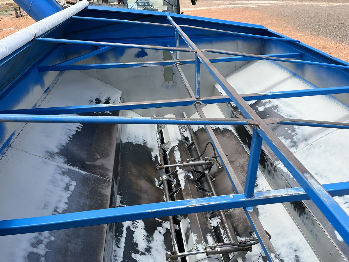 AlexWil43147233's tweet photo. For sale
2001 Finch 16ton Chaser bin
Left hand extension
Left hand discharge
400lt tank bracket
2 cameras 
Excellent condition 

$75,000 gst inclusive 
Call mick 0428762050 https://t.co/EaEH3TIHeR