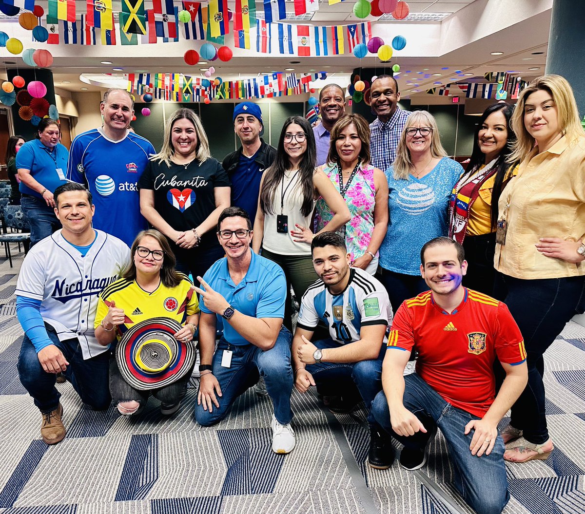 Silvia_MRuiz's tweet photo. Miami Town Hall β Team Fuego, YTD top experts and Mi60 ππ #MSSMiami #LifeAtATT #BanksBosses #MBCGoodStuff @TheGoodLifeKev @TonySmith4Sales @banks_dvb @lanej7493 Thank you @mrsherd2015 !! https://t.co/R2iJivtT9g