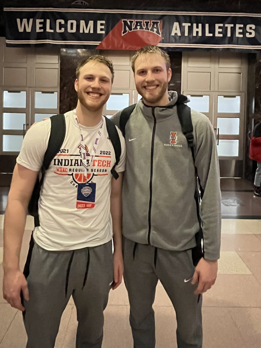 hkluciani's tweet photo. Moving to the Final Four of the National Tournament! 🎉🏀🎉🏀 https://t.co/NflZaA5axT