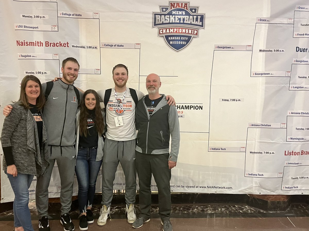 hkluciani's tweet photo. Moving to the Final Four of the National Tournament! 🎉🏀🎉🏀 https://t.co/NflZaA5axT