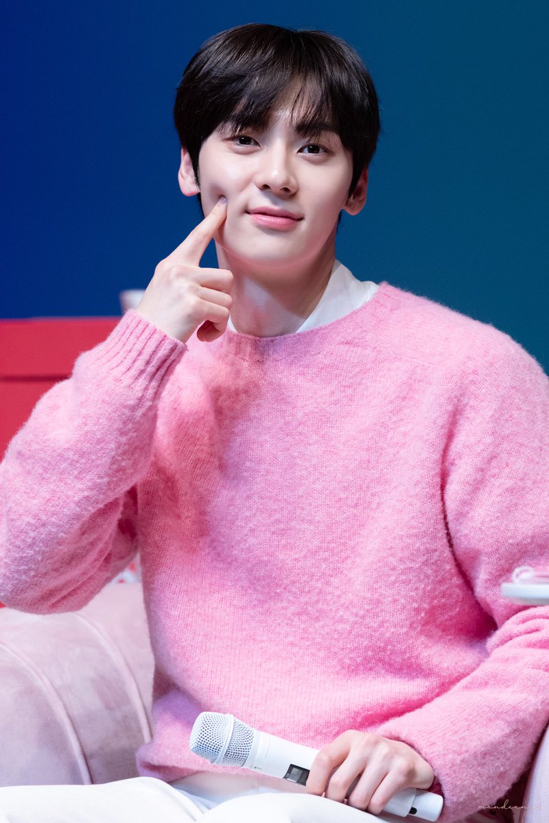 minhyunarchive's tweet photo. 🌸 pretty boy 🌸 https://t.co/0i8l0tgYKm