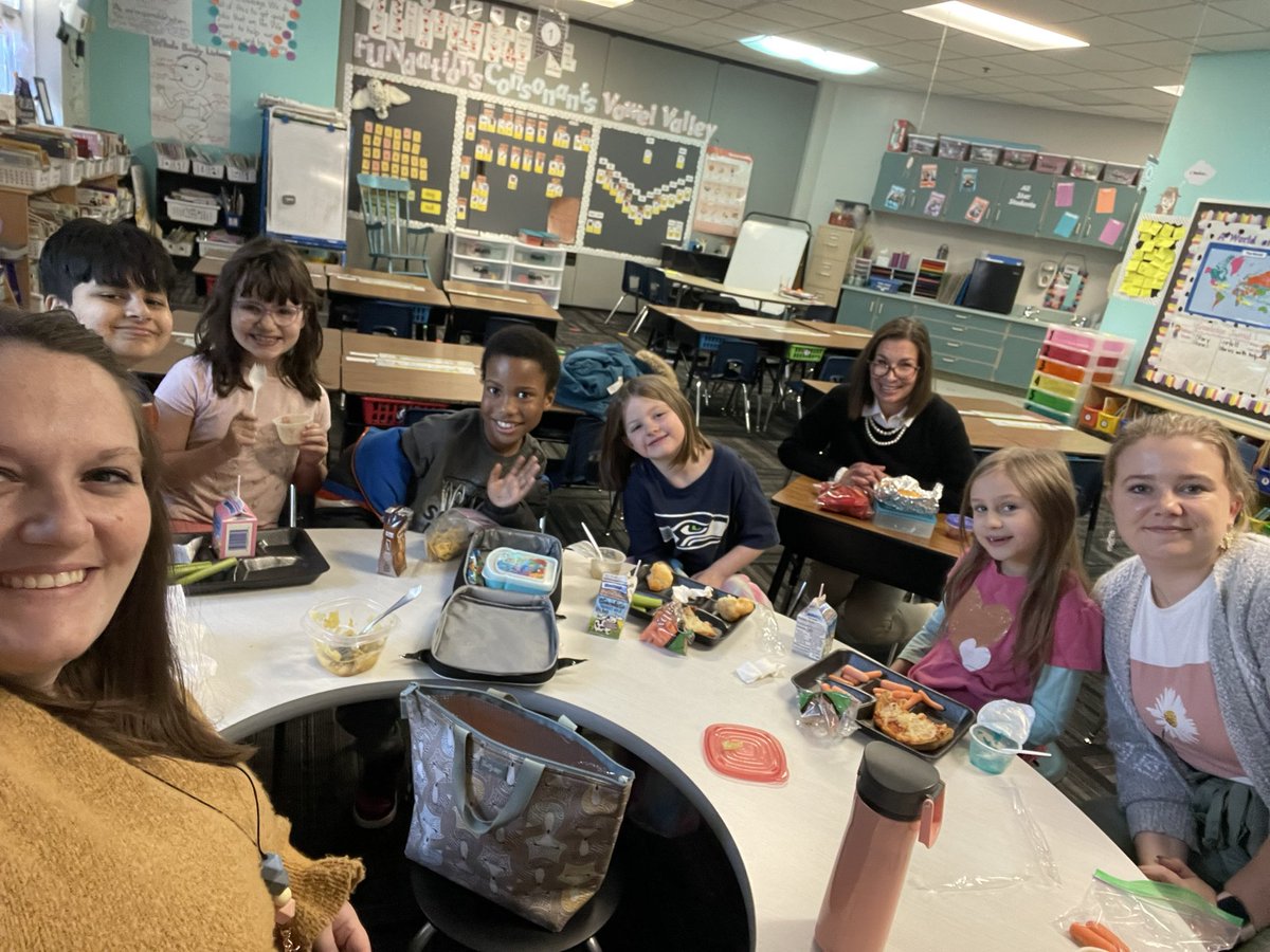 Another midweek #lunchbunch practicing out social skills, getting to know each other even better, and most importantly having fun! #PLSDproud #TeamTussing #relationshipsfirst