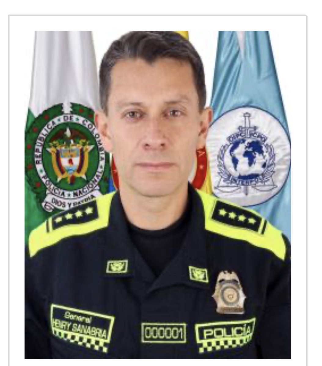 Jhonffonseca's tweet photo. Definamos esto de una vez: Quien es mejor General de colombia 🇨🇴 ? 

@EEZapateiro 🔁❤️
@DirectorPolicia 💬 https://t.co/2xNXbeHeYX