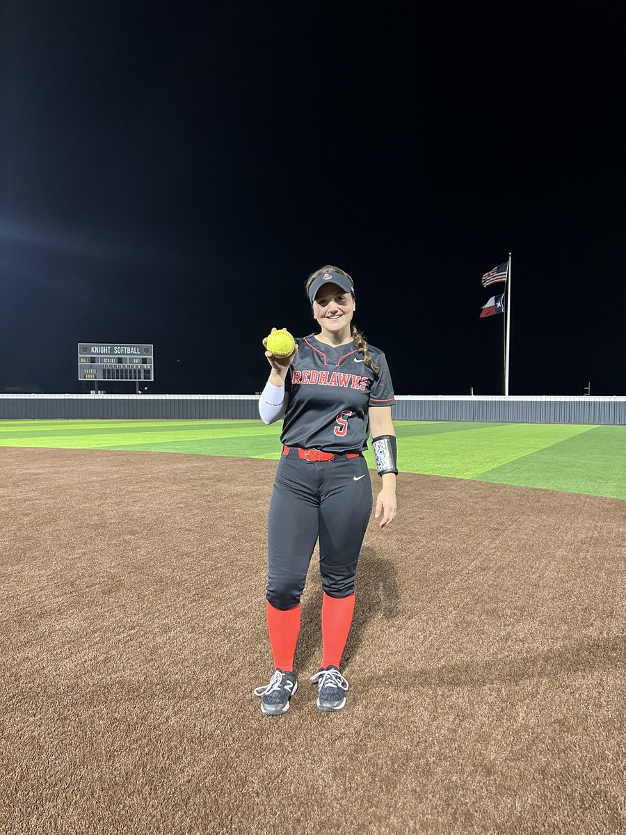 And we’ve got a little bomb squad going here…. LET’S GO!! Bomb #3 on the year!!!! And it was a line drive SHOT! #GoNarp ❤️🦅🥎 <a href="/adelineglatch5/">adeline glatch</a>