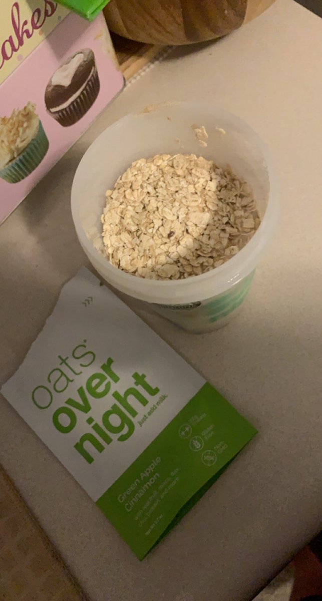 So ….. @oatsovernight what’s a girl gotta do to get like some kinda affiliate set up with you guys … asking for a friend .. that friend is me 👉👈🥹 #twitchstreamer #breakfastlover #oatsovernight