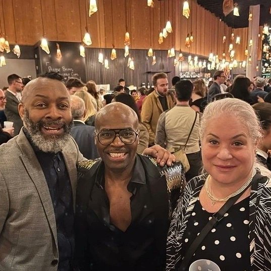 @iamcedricneal ...is Nicely Nicely tearing it up and taking #sitdownyourerockingtheboat to church! In @guysanddollsuk at the Bridge Theatre. Press night was fun....and way to stop a show..! @SolangeUK & I were doing lots of deep shoulder dancing!