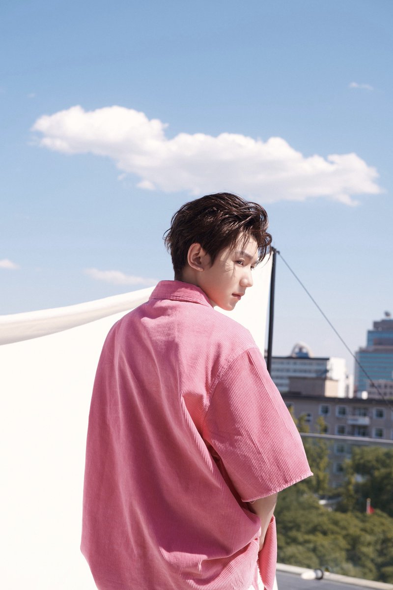 RoyWangGlobal's tweet photo. #RoyWang Studio Weibo Update

星辰随风，音符跃动，明天中午12 : 00和王源一起百纳高校之声， 热血从未静止。

https://t.co/oV3a9ZNIRP
#王源 #WangYuan #TFBOYS #หวังหยวน https://t.co/L23EnWFvTl