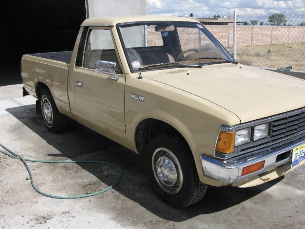 reyhardbodys's tweet photo. My uncles 1985 nissan 720 original with only 40,691 miles/garage kept #nissan720 #nissan720st #nissan720pickup #nissan720truck #1985nissan720 #1985nissanpickup #1985nissantruck #1985nissansinglecab #1985nissanshortbed #1985nissantruck720 #720nissan #720pickupnissan #720nissan85 https://t.co/CGcIXF6HxX