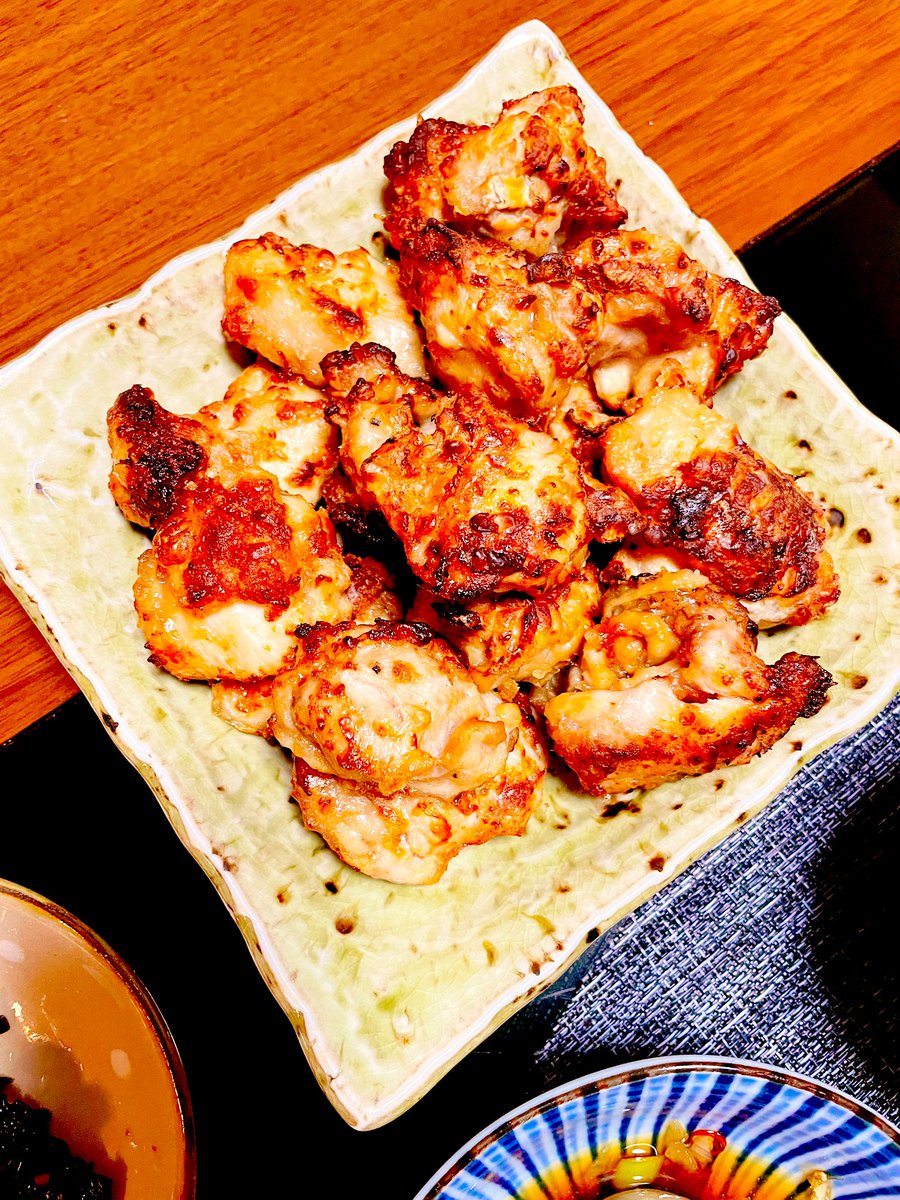 rin35966908's tweet photo. 昨夜は色々サラダと唐揚げでした😊
唐揚げはノンフライヤーで💕
#おうちごはん https://t.co/ewGWEaZxfm