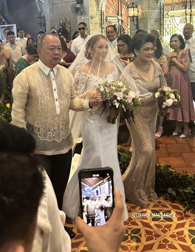 volleytrails's tweet photo. From Miss Everywhere to Mrs. Everywhere! Congratulations, Dawn Macandili! 🎊🍾🥂 #volleyball

📸 Coach Regine https://t.co/joSMI5ihAX