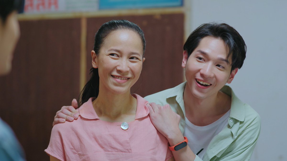 #Boybandtheseries 第5話配信まで後2⃣日‼️

ジュジュはトップと共に母親の元を訪れ、旅の中で２人は今まで以上に仲が深まっていく...✨

#Boybandtheseries 第5話は、
3月20日(月)18時よりSPOOXで配信開始✨

1~3話はYouTubeで公開中☑️
youtu.be/hFHDrx0H-kM

#BBTS #タイBL #タイ沼 #GMM25