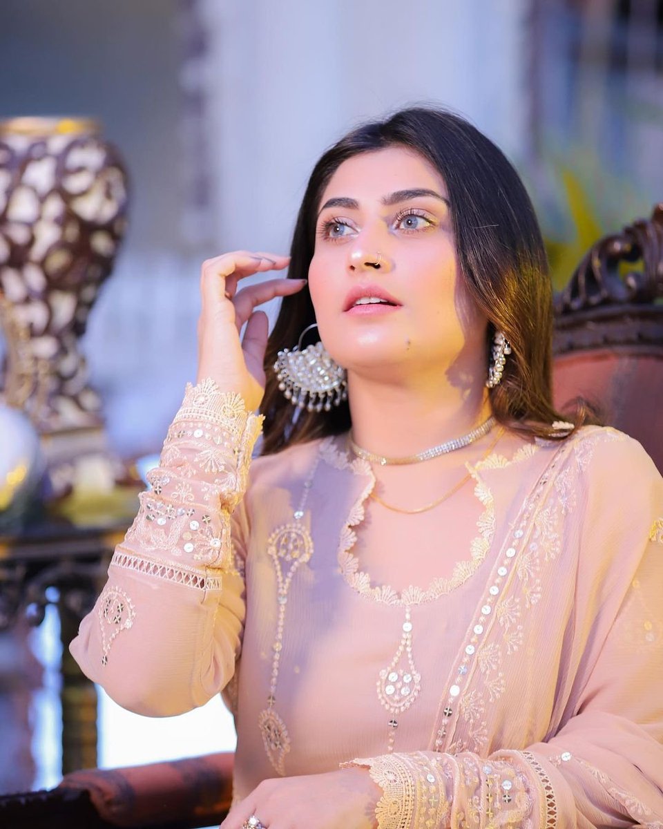 ShowbizAndNewz's tweet photo. #ZoiHashmi ❤️🌟 https://t.co/HVbnLExqyi