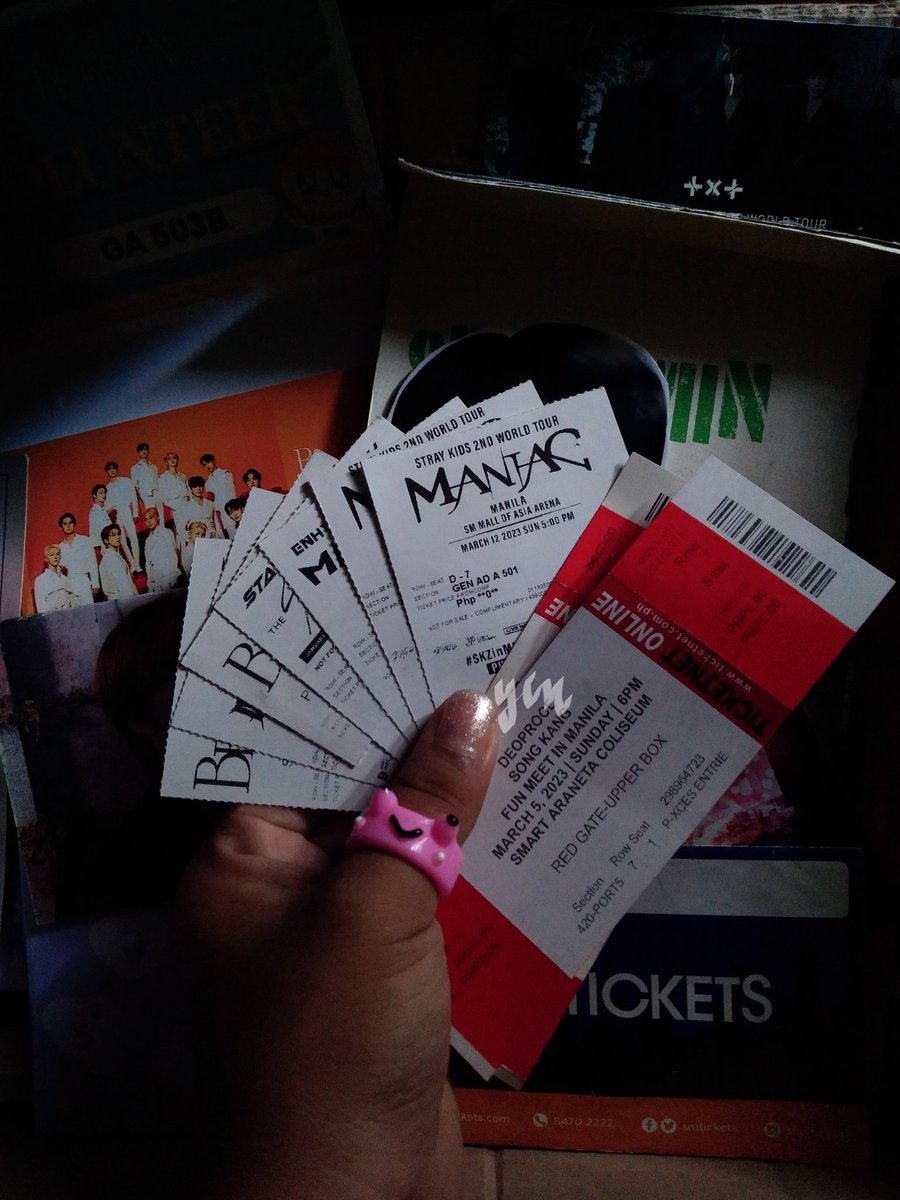 ikyklkmeow's tweet photo. that's it. last staytion kona po straykids con this year. hindi ko po kayang takpan ng ibang memories yung maniac con😭🖤❤️

thank you— #betsmnl #betsbul #actlovesickinmnl #skzbench #MANIFESTO_IN_MANILA #ManiacTourinManila #BTSYetToCome #songkanginmnl #KARD 🦋🦋🦋!!! https://t.co/9AKevTB7Co