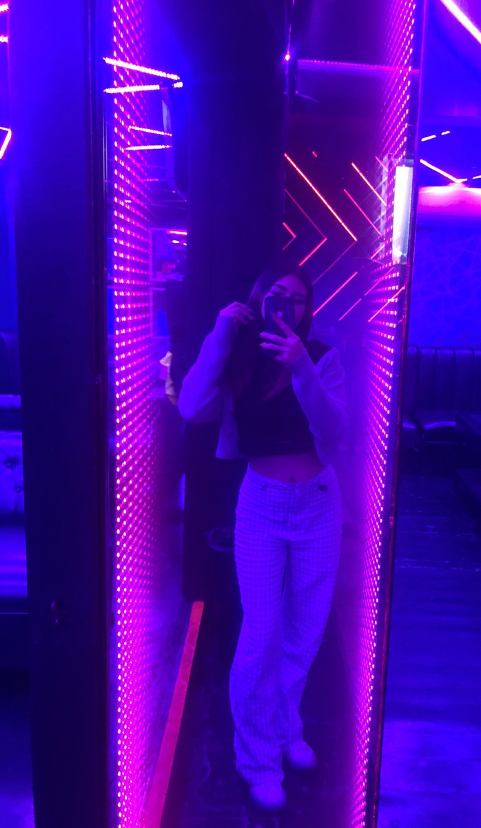 KatiiM9's tweet photo. Una con ropa 🖤🧚🏻 https://t.co/dymxQQiOJ6