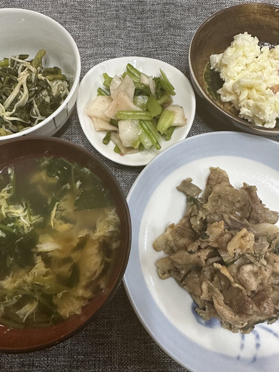 reichell7105's tweet photo. 週も半ばですが、今週は野菜のうま味がテーマ
野菜の甘味も苦味も味わえるように

#つくりおき #おうちごはん https://t.co/Jtkiukk9ei