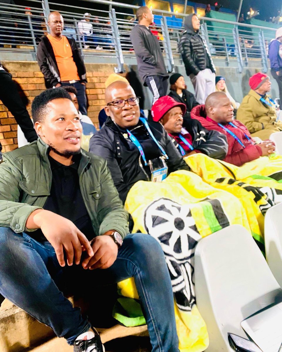 Mvulana1's tweet photo. @Lesufi @eGoli_Maboneng Well to be honest your good track of service delivery hard on the ground,is very imperative it will also have effect in our unity of purpose as government phakama trusted leadership 👏🏿👏🏿😂 https://t.co/OFmT6PZkF2