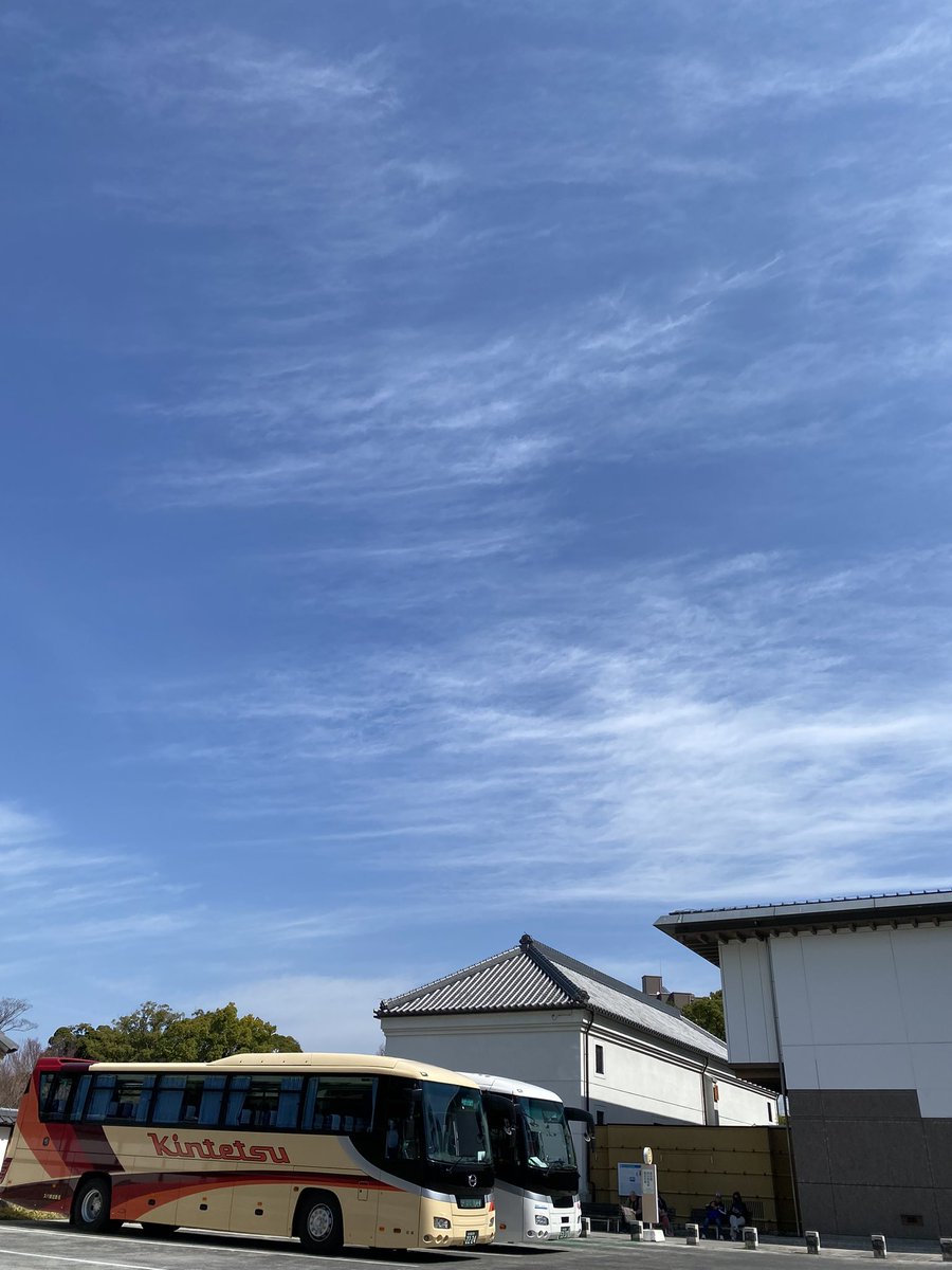 porumonv tweet media