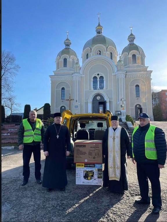 SCzyszek's tweet photo. Knights of Columbus is the strong right arm of the Church, esp. the parishes in need. That’s why as 🇺🇦 suffers dramatic electricity shortages, @KofC provide power generators to keep parishes in🇺🇦 open &amp; to welcome people who lost electricity. That’s how we power the parishes in🇺🇦 https://t.co/EmQk1svmxZ