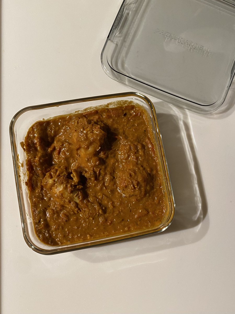 ルーと水を使わずに絶品カレー🍅🇮🇳
インディアンカレーのパウダーはもう何度もリピートしてるカレー粉です。煮込み料理には、手羽元やスペアリブなど骨つきのお肉を使うと旨味が出てさらに美味しいです🤤
#カレー #おうちごはん #カレーレシピ