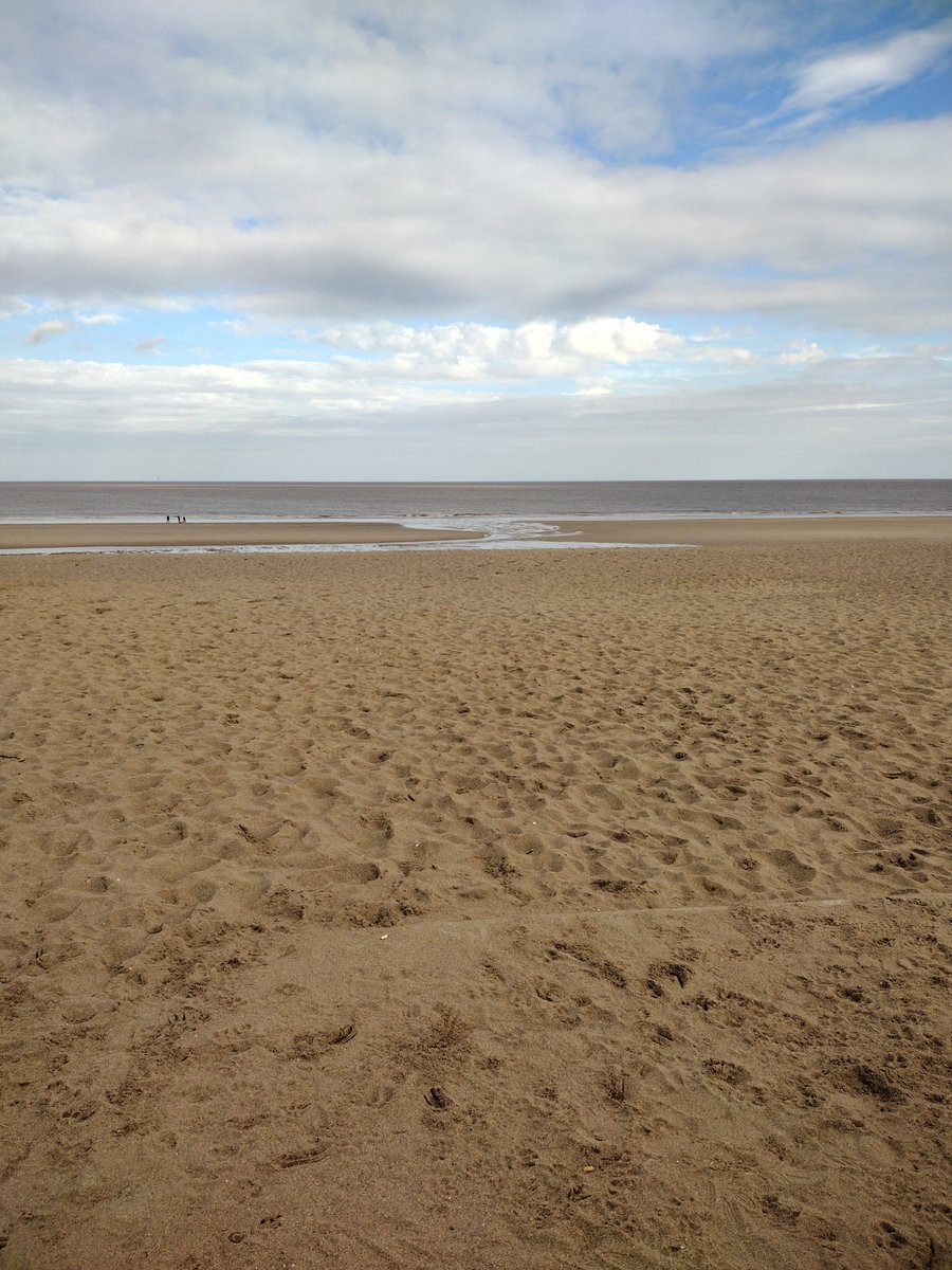 A lovely walk along #Mablethorpe promenade certainly blows the cobwebs away with a little help from the North Sea. 🏖️ 🏖️ #sessidewife #seasideauthor #seasidelife #seasideliving