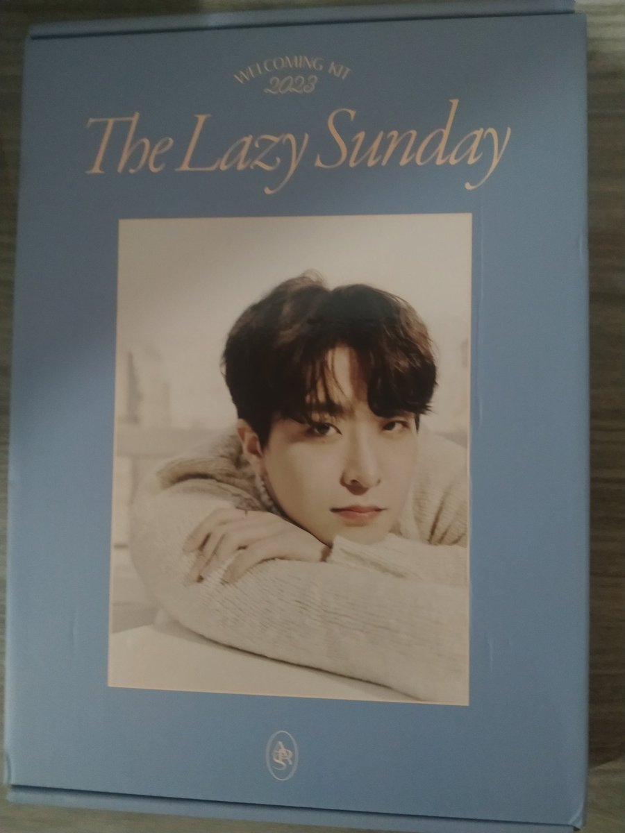 choitwojae's tweet photo. Chegou o dia de fazer o feedback para o @0201sell do meu Season do Youngjae. Ele é maravilhoso, veio tudo certinho, bem embalado e o processo foi super tranquilo e transparente. Eu não fazia ideia de como trazer isso tudo no precinho para o Brasil, obrigada!! #0201feedback https://t.co/ugM56DEbdI