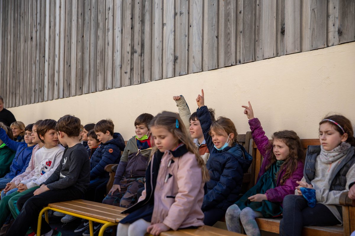 lelyceeSF's tweet photo. Today, the LFSF, the Consul General of France and other French-speaking countries' representatives were present to raise the Francophonie flag. Gr2 students sang a French song for the occasion.
@OIFrancophonie
@FranceinSF
@FredericJung
#LFSFjadore #LFSFcommunity https://t.co/TOxrBwP7de