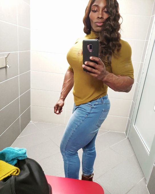 Today's hump day brought too by no skinny jeans here #curves #sidepose #femalebodybuilder #lifestyle<a href="/tag/humpday"class="tags"><span>#humpday</span></a><a href="/tag/lifestyle"class="tags"><span>#lifestyle</span></a><a href="/tag/curves"class="tags"><span>#curves</span></a><a href="/tag/femalebodybuilder"class="tags"><span>#femalebodybuilder</span></a>