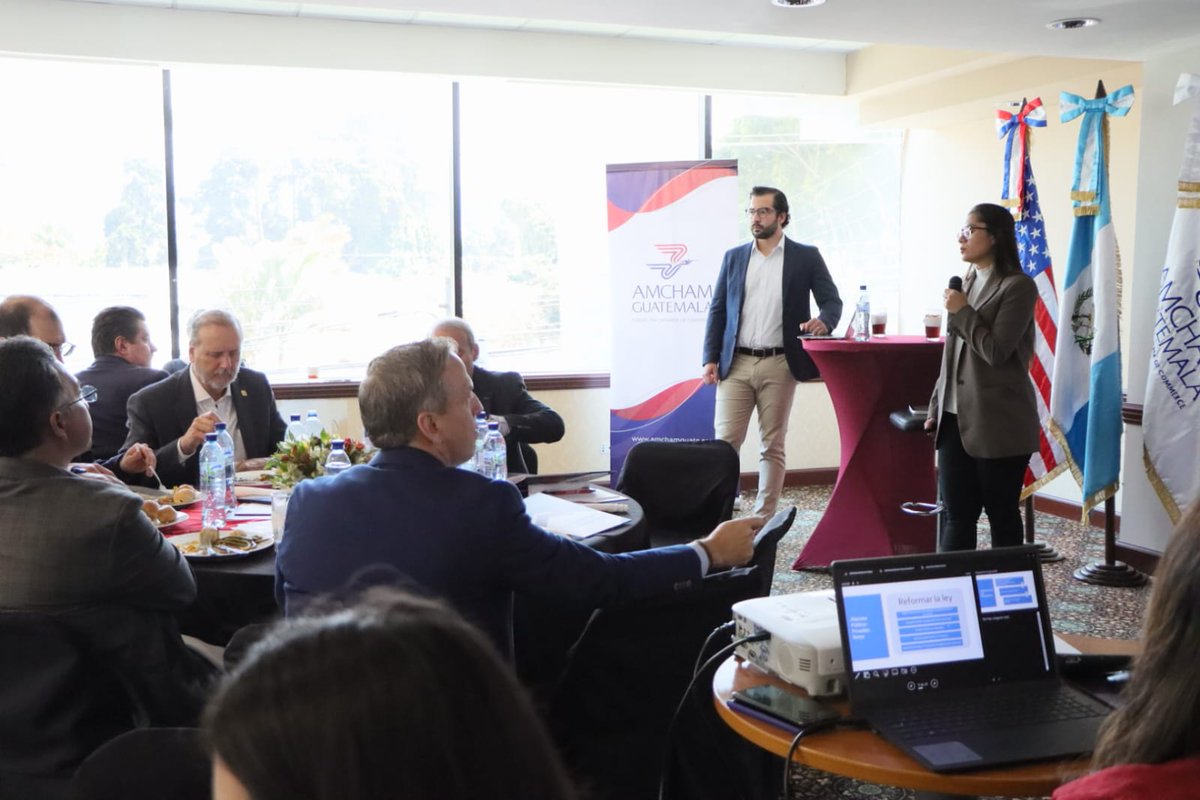 AmChamGT's tweet photo. Hoy en la primera reunión de #CEOsInAction donde dialogamos sobre temas de coyuntura que afectan diversos sectores del país; además, plantearon propuestas para llevar a cabo en mesas de trabajo en temas: APP, Infraestructura, Puertos, Compras y contrataciones entre otros. https://t.co/2IttlVaFdk