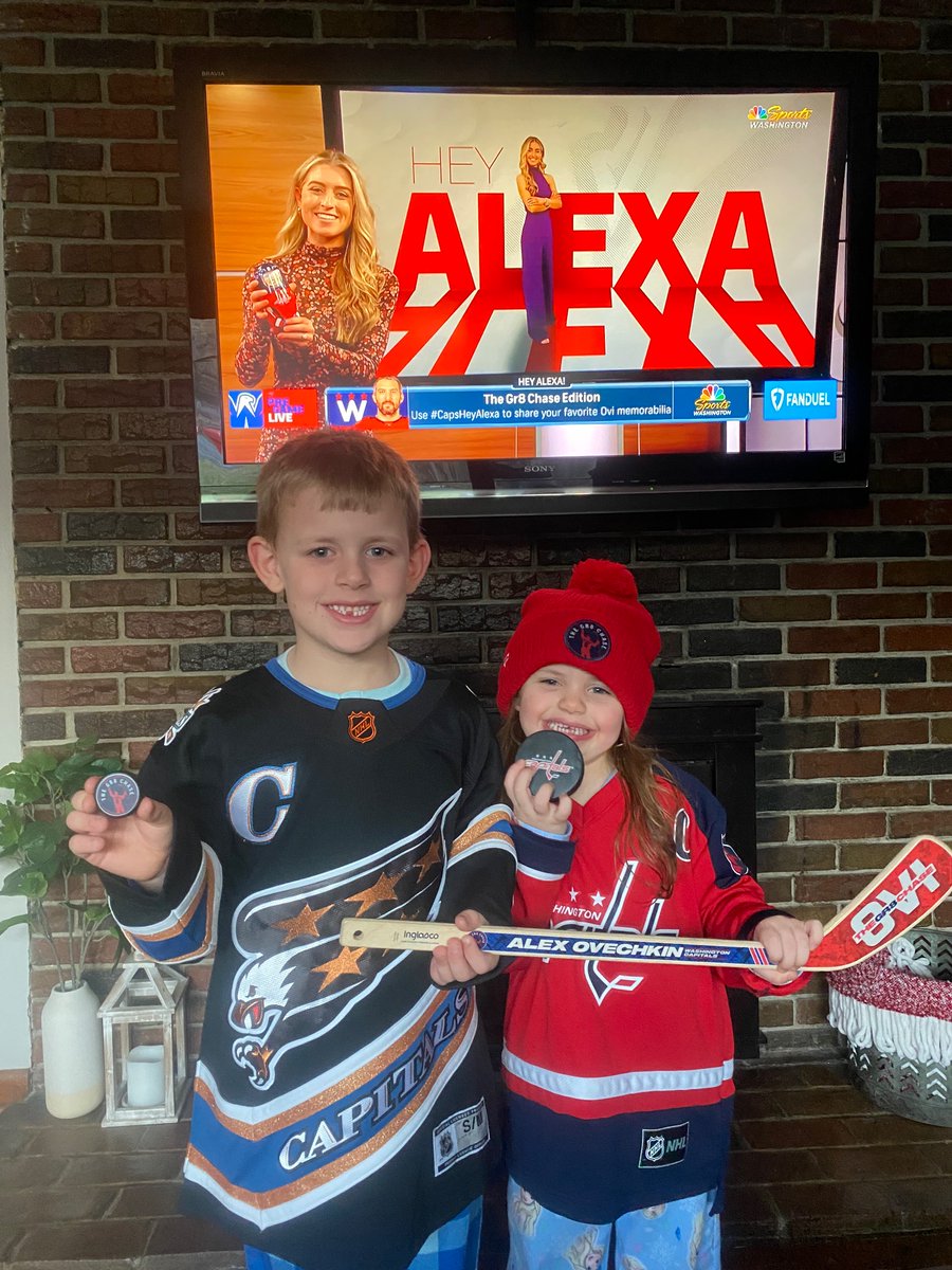 M_Thompson23's tweet photo. #CapsHeyAlexa Excited for the Sabres-Capitals game tonight in all Gr8 Chase gear and rocking the reverse retro! @ovi8 @alexalandestoy https://t.co/sSU37EY3TE
