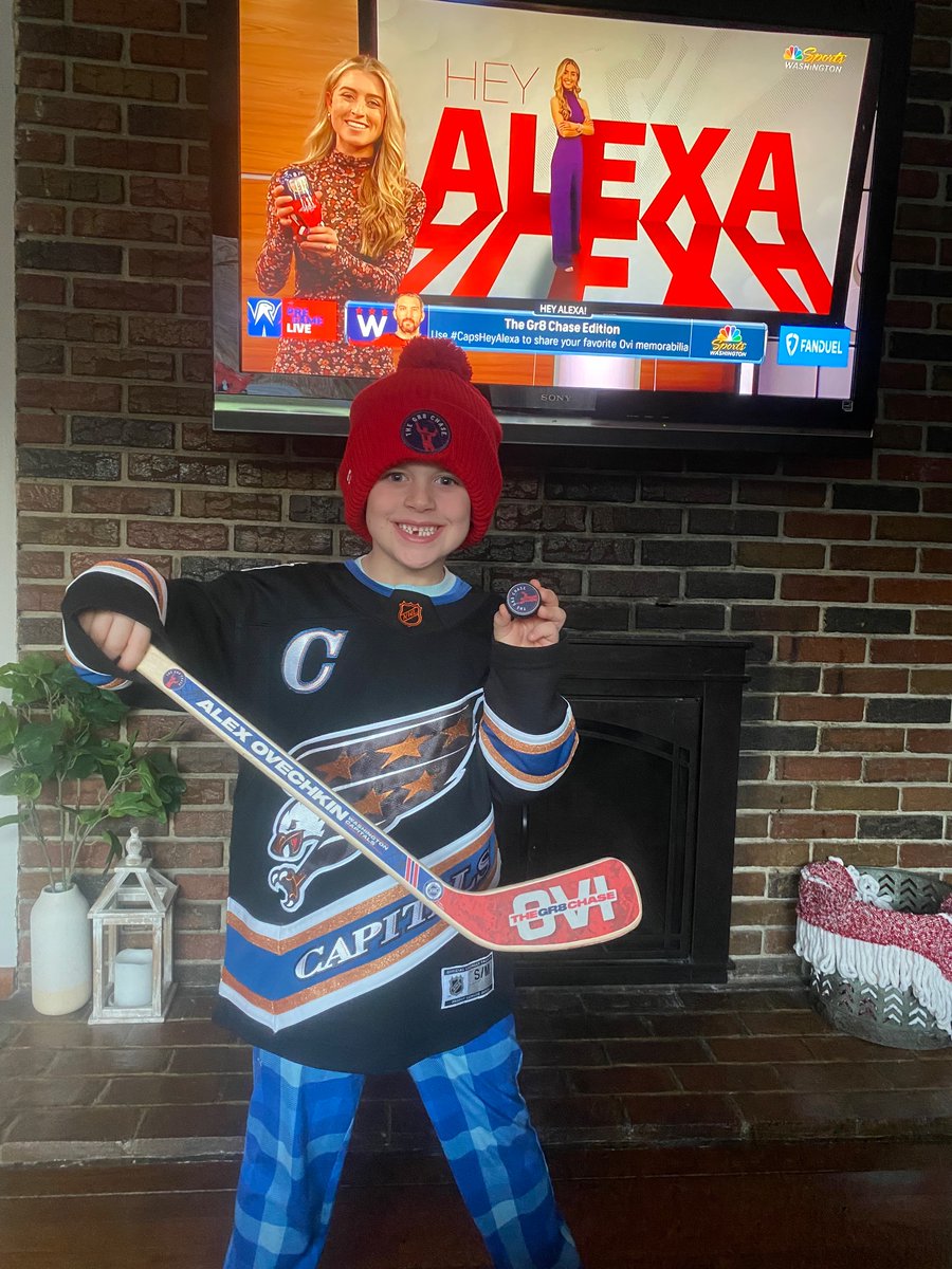 M_Thompson23's tweet photo. #CapsHeyAlexa Excited for the Sabres-Capitals game tonight in all Gr8 Chase gear and rocking the reverse retro! @ovi8 @alexalandestoy https://t.co/sSU37EY3TE