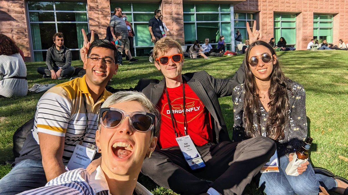 marsninja's tweet image. Mini #GRAPE/#Haughton2022 reunion with @vidhyaganeshr93 @venus_memes @simonaruso at #LPSC2023!