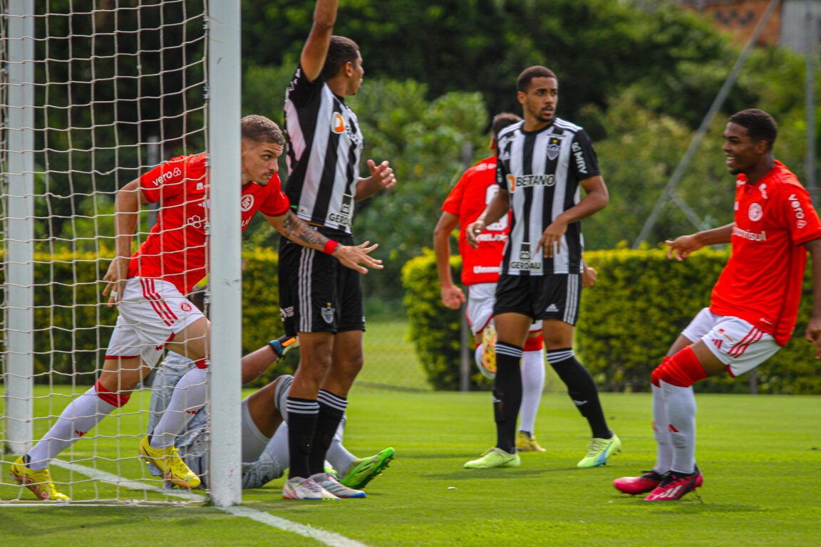 intercast1909's tweet photo. É O CELEIRO! 🇦🇹

Na tarde desta quarta (15), o Inter venceu a equipe do Galo pelo placar de 3x1, no Brasileirão Sub-20, com gols de Lucca, Matteo e Wendel. O Celeiro volta a campo na próxima terça-feira (21), enfrentando a equipe do Fluminense.

📸 Jota FInkler https://t.co/MxUaU5WNuq