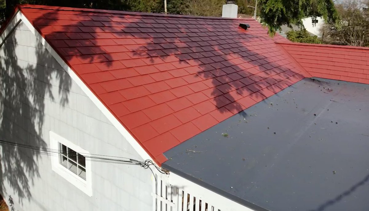 Tired of moss taking over your roof? This customer in Shoreline, WA felt that way too and their solution was our Terra Cotta Red Aluminum Shingle. 

#metalroof #kingcounty #roofing