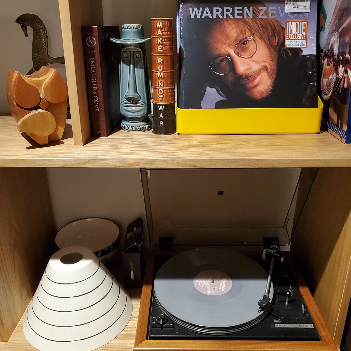 Playmixt's tweet photo. Dinner prep with #Zevon tonight. Vote for him on the Rock and Roll Hall of Fame ballot daily!
#NowSpinning #vinyl #DualTurntable #records #WarrenZevon #LifellKillYa https://t.co/om6gtl4Cwq