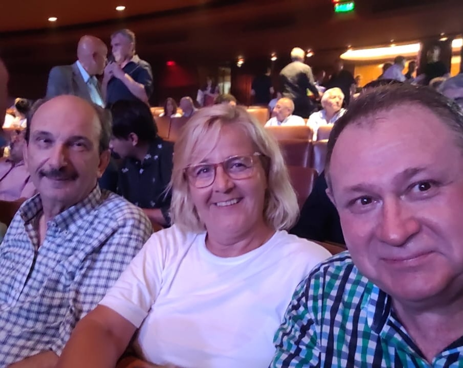 fabianrogelER's tweet photo. Con Sara Foletto, diputada de nuestro sector, y Adolfo Stubrin, quien fuera Diputado de la Nacion y presidente de la convencion nacional del radicalismo, esperando el comienzo del acto en el Teatro Gran Rex del lanzamiento de Gerardo Morales como candidato a presidente. https://t.co/zEn2nojlDD