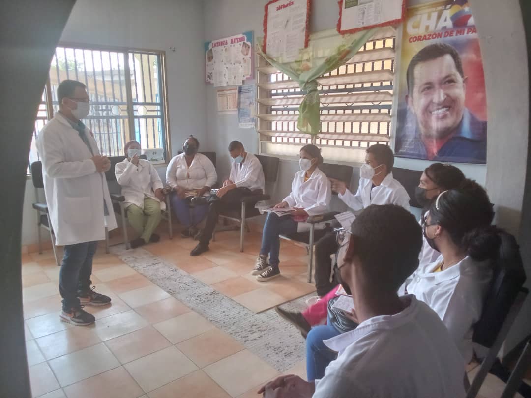 Gisler28901229's tweet photo. "Seguir formando la nueva generación es nuestro compromiso" 🇨🇺 🤝🇻🇪
#CubaCoopera
#CubaCooperaven https://t.co/bb8gDXxR1h