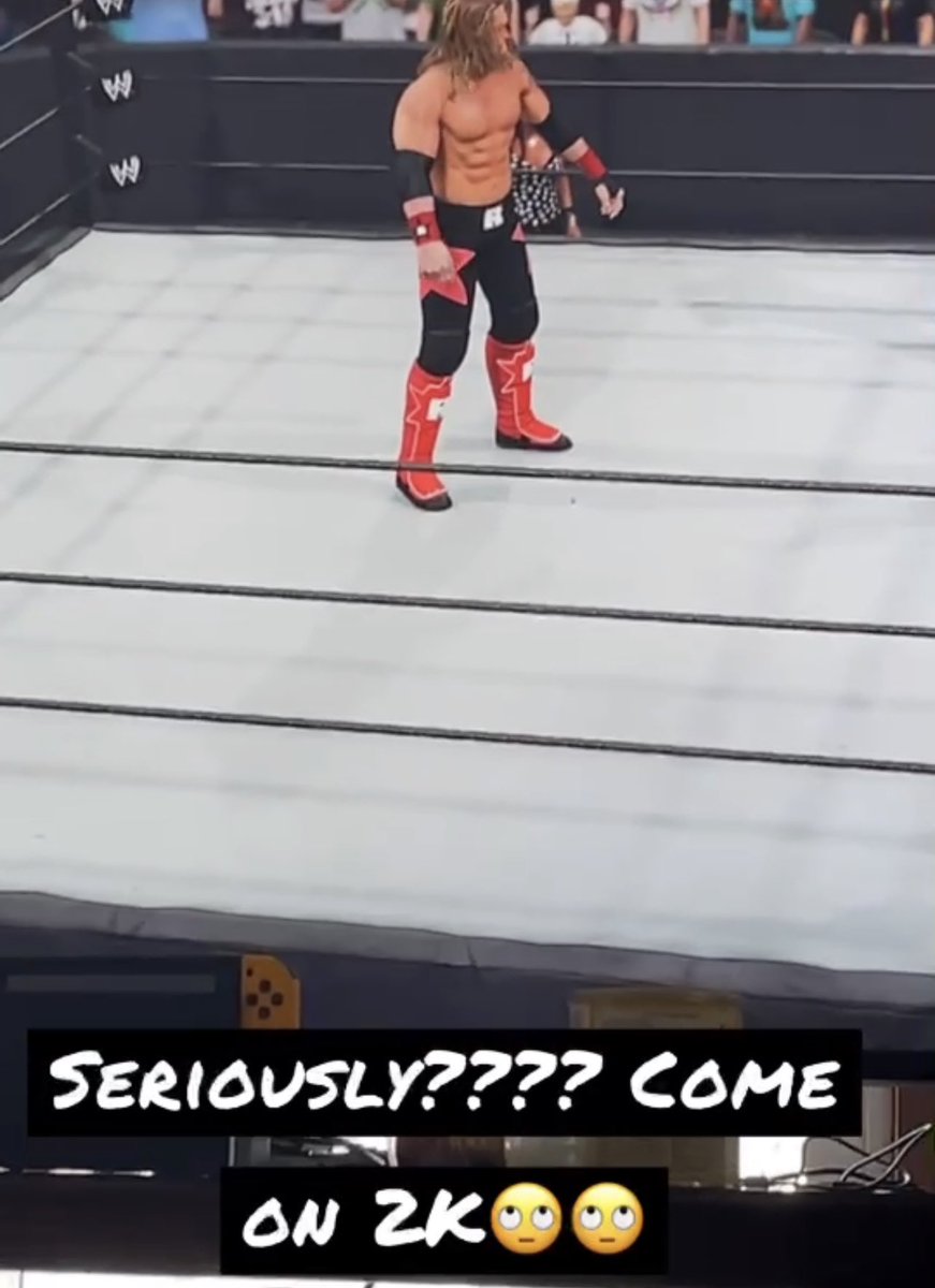 unknkingdom88's tweet photo. Hey @2Kgames what’s the deal on making @EdgeRatedR 2006 attire so bland? what happened to his attire design?!?!? https://t.co/3D2ujRTJLb