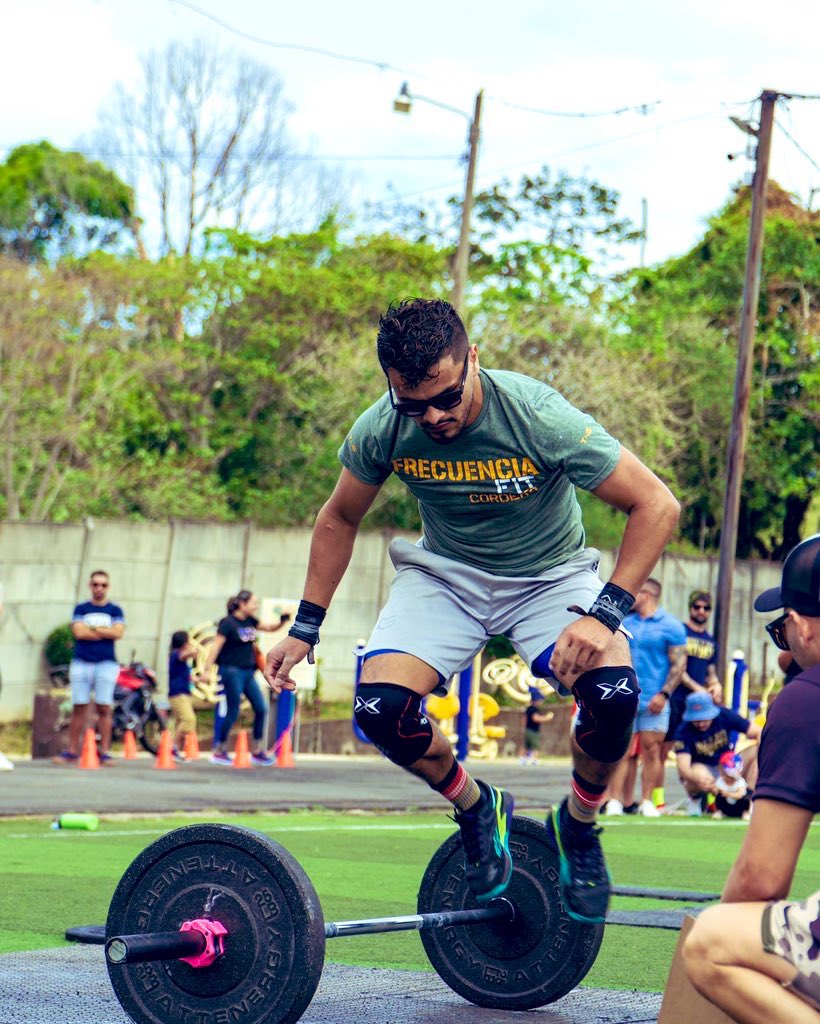 PCordero_'s tweet photo. Si, a mi si me gustan⚡️                            #burpees #onemorerep https://t.co/Js7phKtPCa