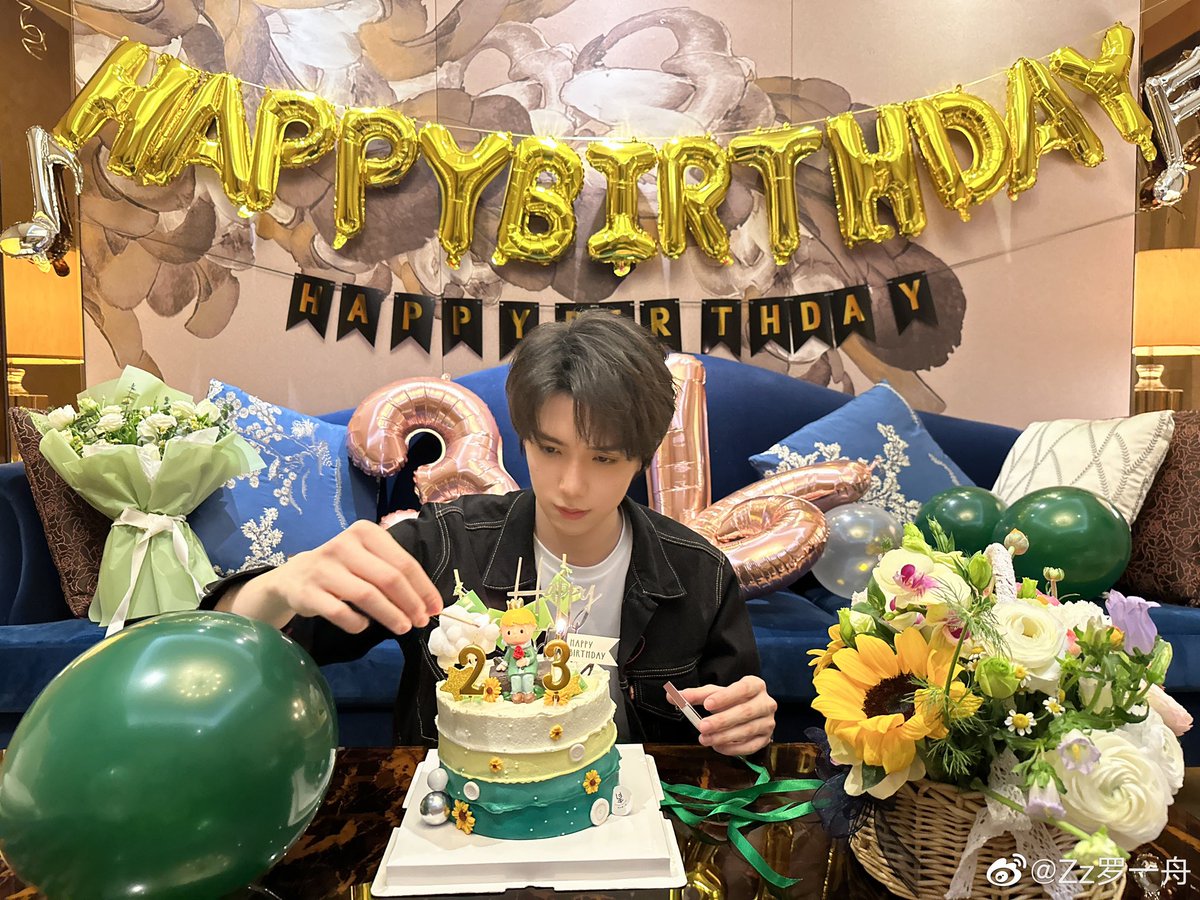 dramapotatoe's tweet photo. #LuoYizhou celebrates his 23rd birthday https://t.co/la2KfHMWhL